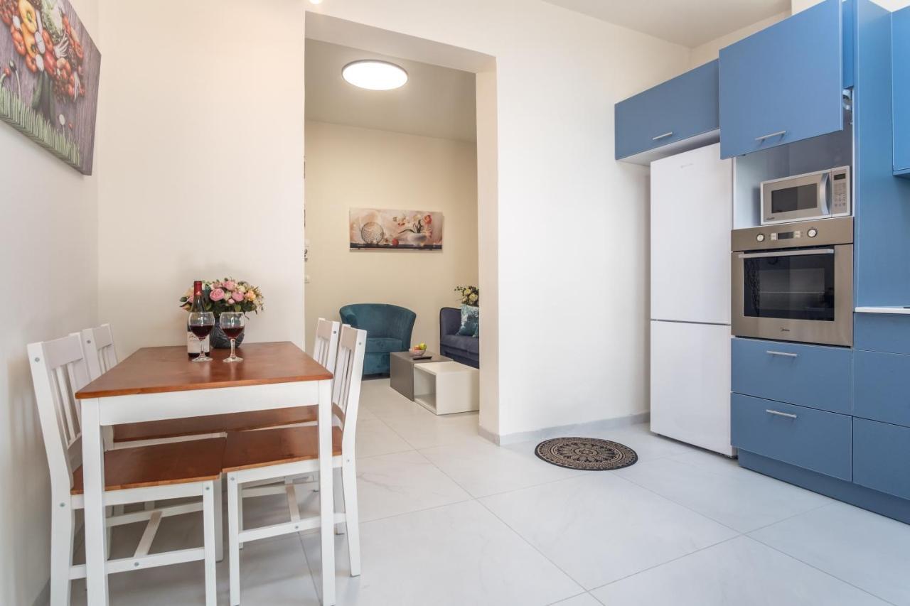 Port City Haifa - Luxury Apartments 50 Mtrs From The Beach Экстерьер фото