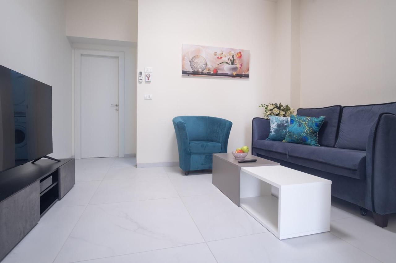 Port City Haifa - Luxury Apartments 50 Mtrs From The Beach Экстерьер фото