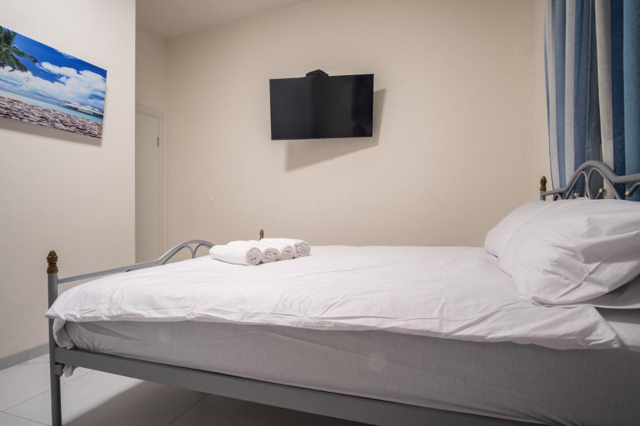 Port City Haifa - Luxury Apartments 50 Mtrs From The Beach Экстерьер фото